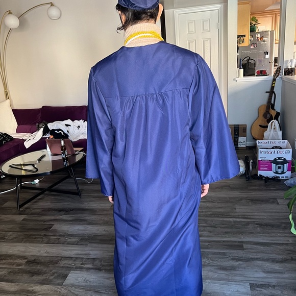Jostens Size 5’ 7” - 5’ 9” Dark Blue Graduation Gown - Picture 3 of 6